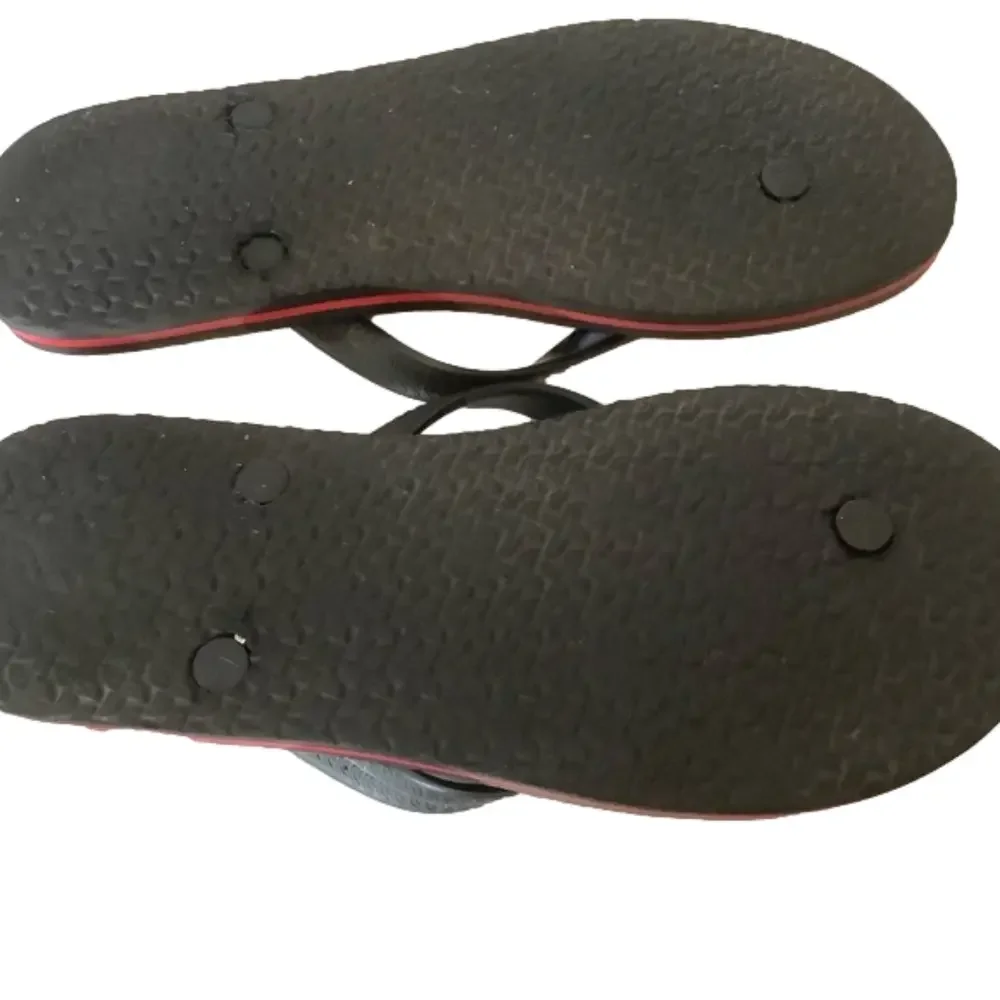 The North Face men’s rubber flip flops logo details black and red size 11